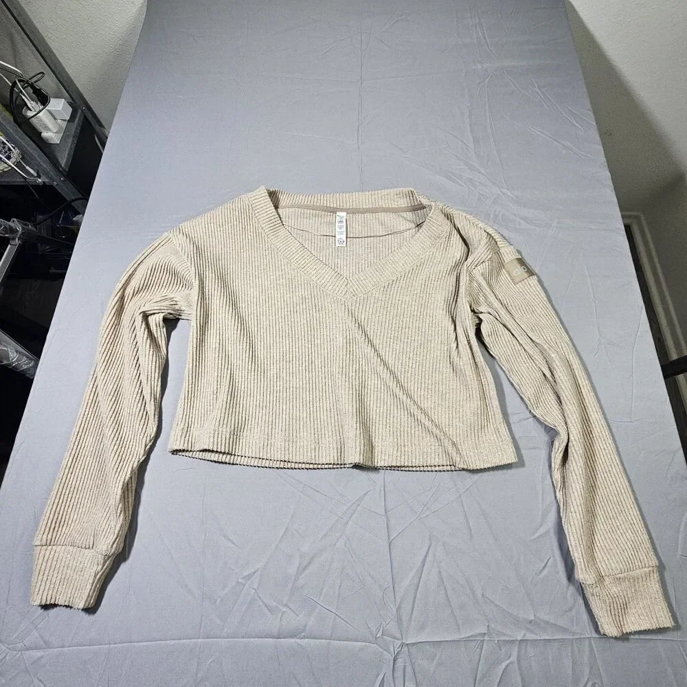 Alo Yoga Muse V-Neck Pullover Ribbed Cropped XS Tan Slouchy Boxy Athleisure